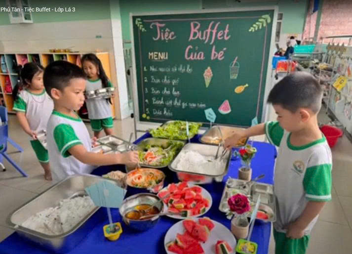 Tiệc Buffet - Lớp Lá 3